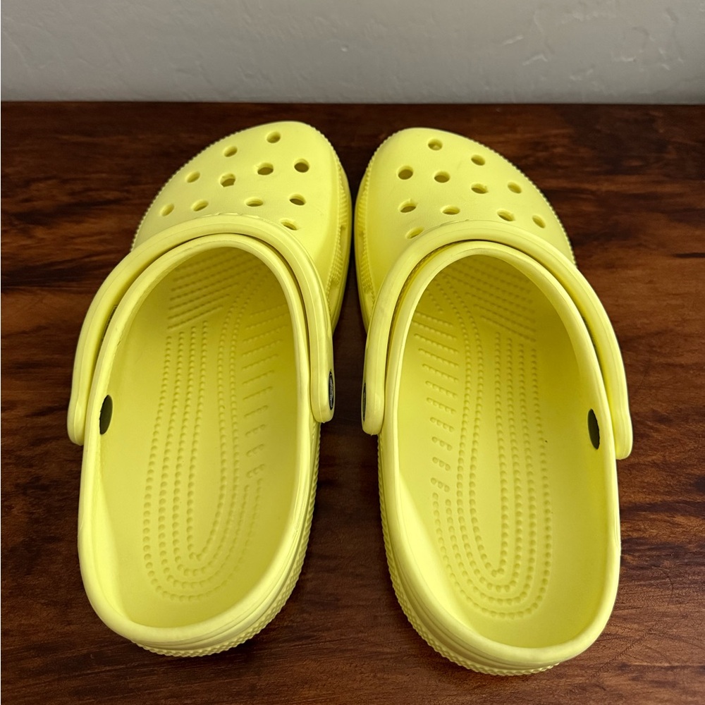 Yellow Crocs - Picture 3 of 5